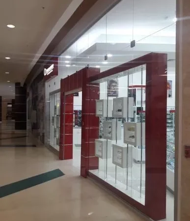 Puertas Flotantes Comerciales De Cristal Y Aluminio en República Dominicana