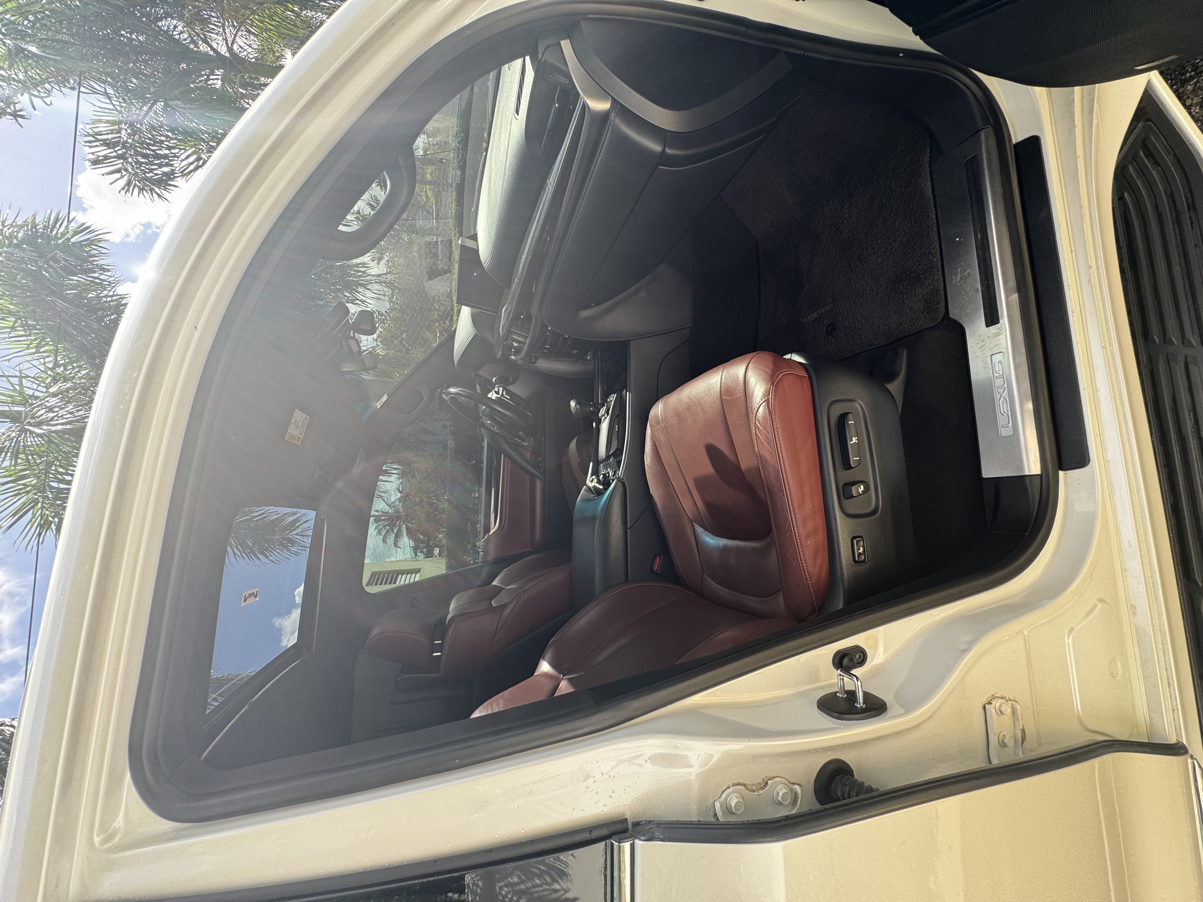 Imponente y sofisticada: MercedesBenz GClass negra en República Dominicana