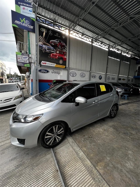 NISSAN NOTE 2018 RECIÉN IMPORTADO EN OFERTA! en República Dominicana