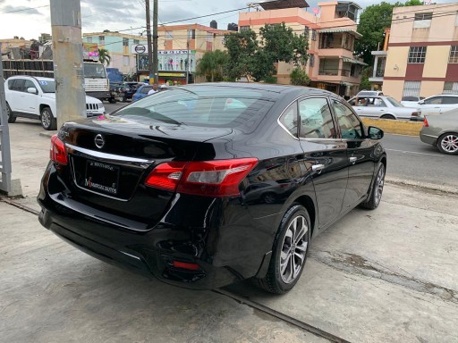 Gran oportunidad de montarte aprovecha Nissan sentra S 2017 recién importado en República Dominicana