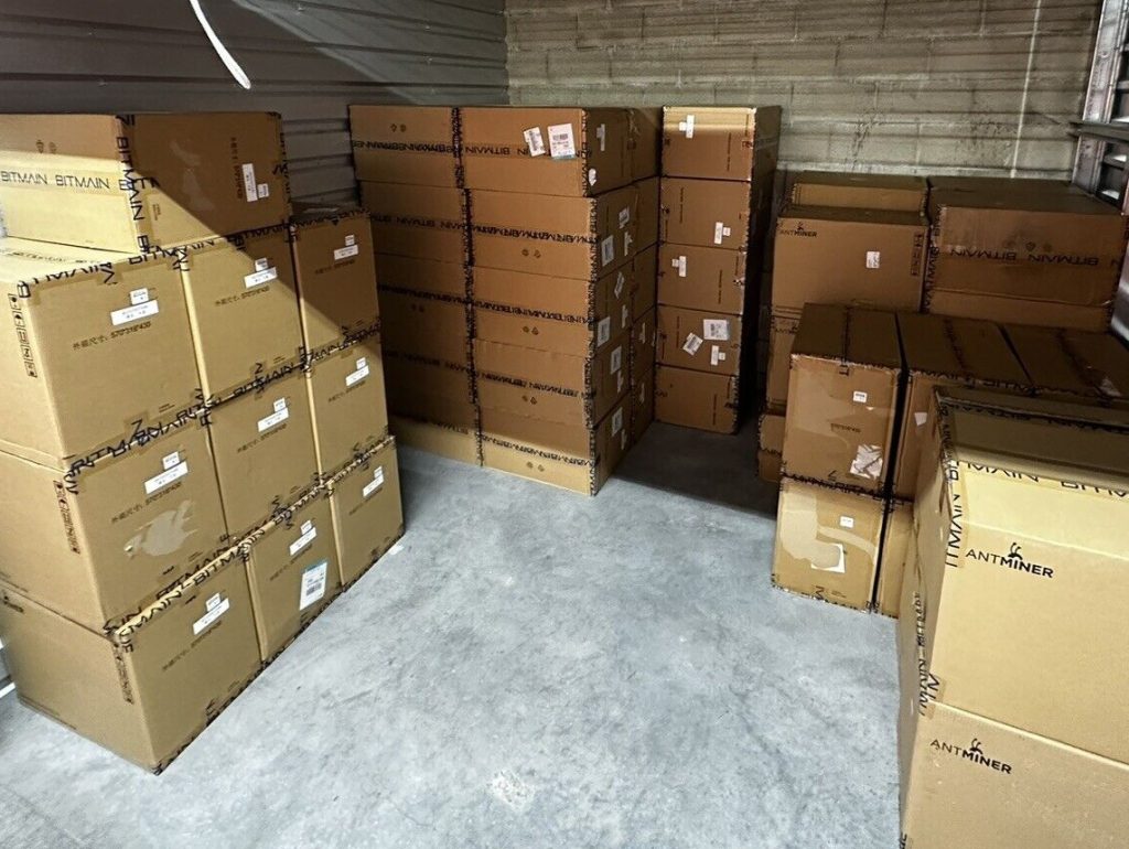 Buy Bitcoin miner server Canaan Avalon Q 90T BTC free shipping In stock $500usdt en República Dominicana
