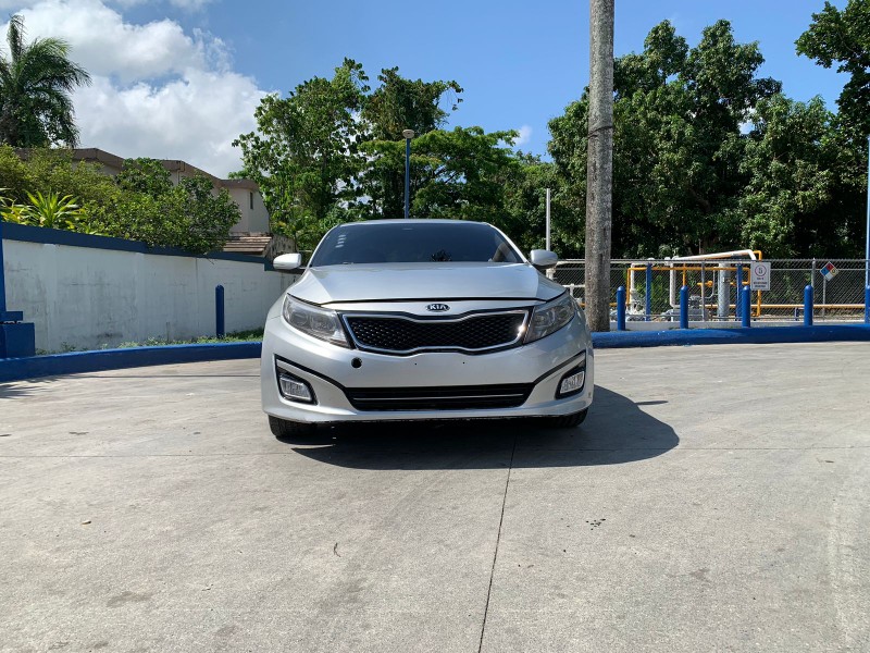 Kia k5 exelente condición y precio en República Dominicana