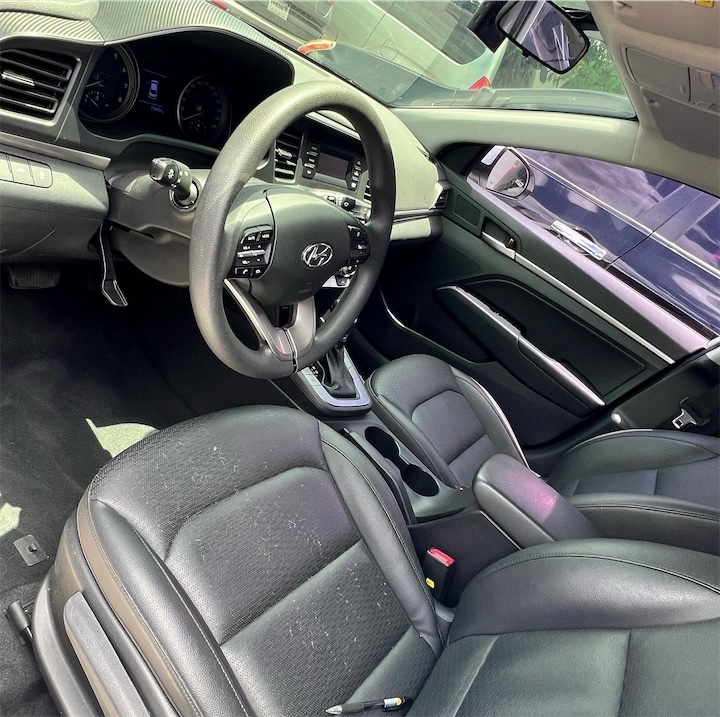 honda fit 2016 me tiran por Whatsapp en República Dominicana