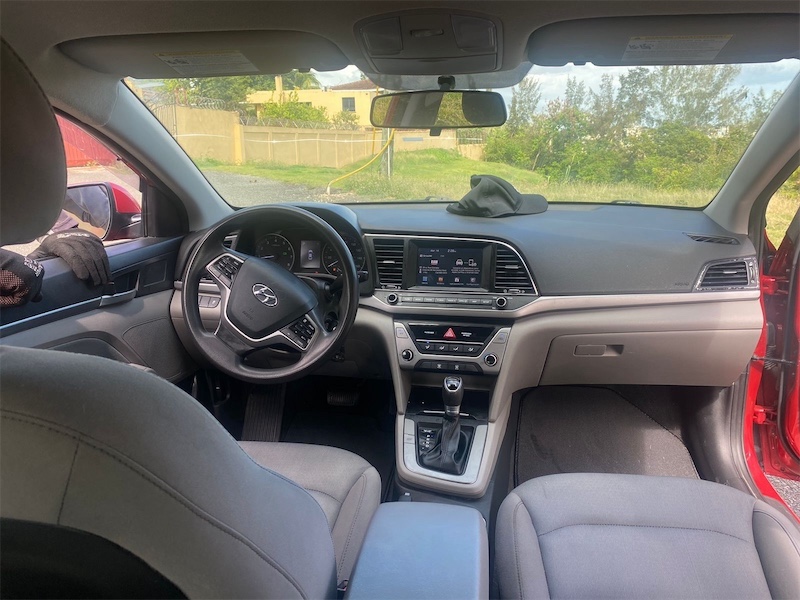 Vendo mi Hyundai Elantra 2018 Clean Carfax en República Dominicana