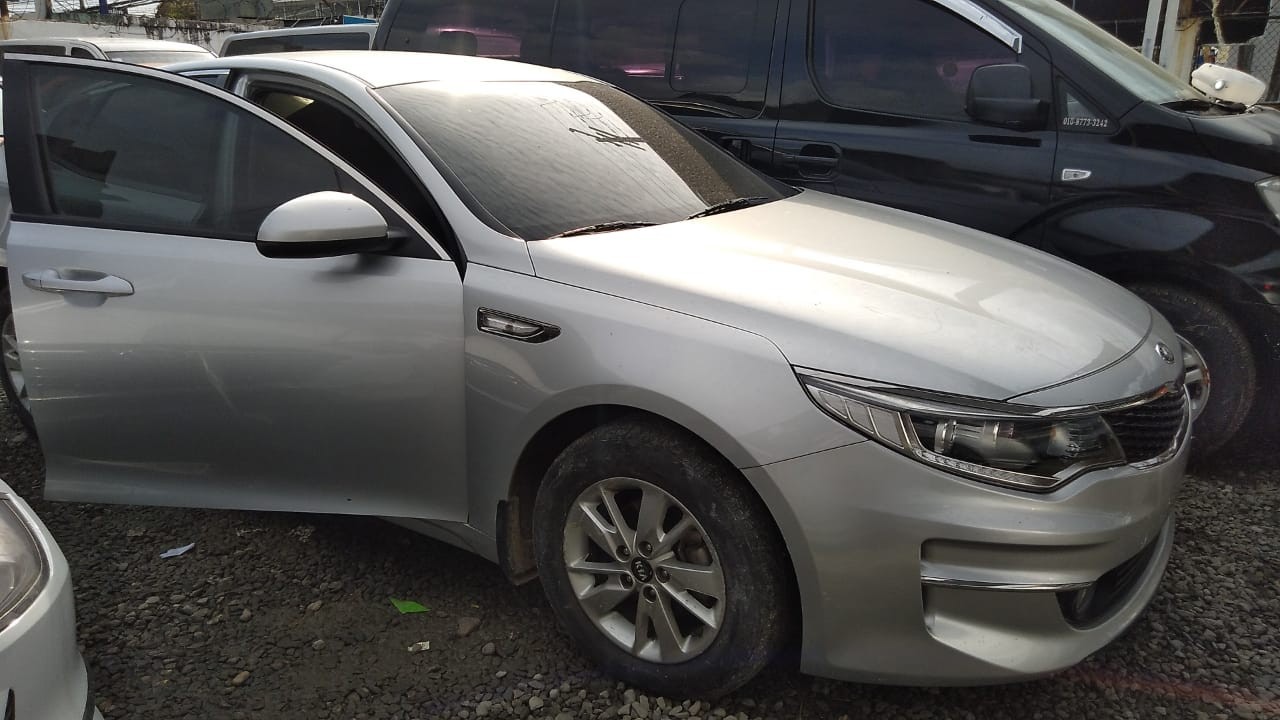 KIA K5 2018 GRISDESDE:  715100 en República Dominicana