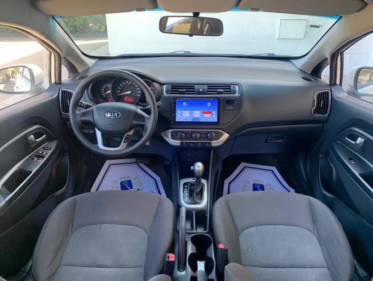 KIA RIO 2018 MOTOR DOHC RADIO ANDROID 9 “ CAMARA DE REVERSA HD en República Dominicana