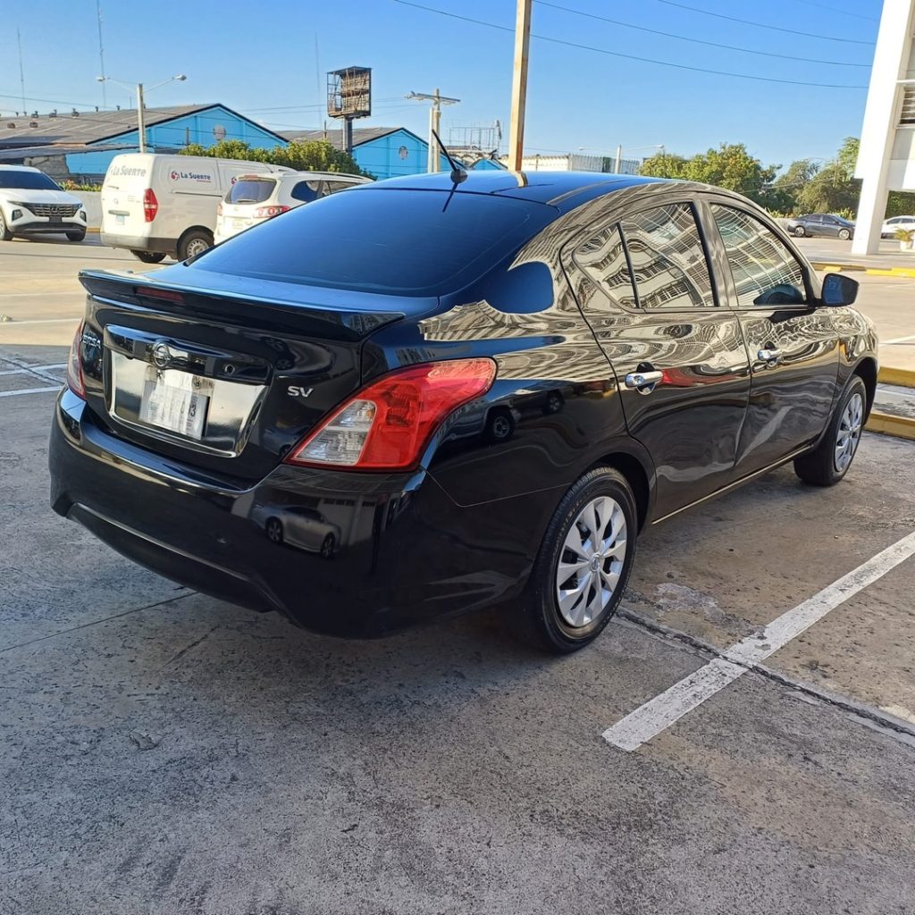 NISAN VERSA 2019, Clean Carfax, recién importado, cómo nuevo , el más económico en República Dominicana