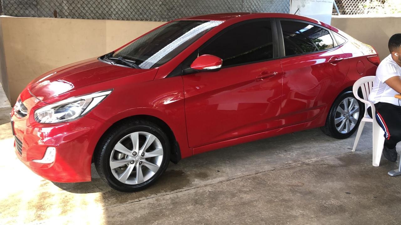Por motivo de viaje, ¡te vendo tu Hyundai Accent 2016, 75,000 km, bien cuidado! en República Dominicana