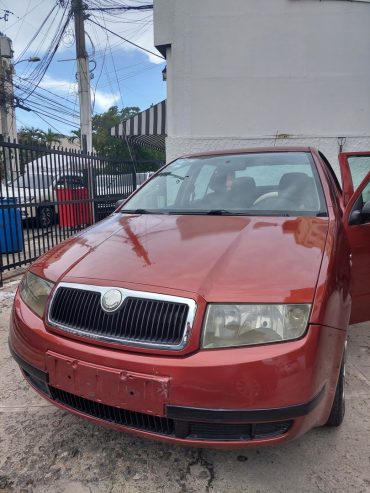 Skoda Fabia Sedan Classico año 2002 en República Dominicana