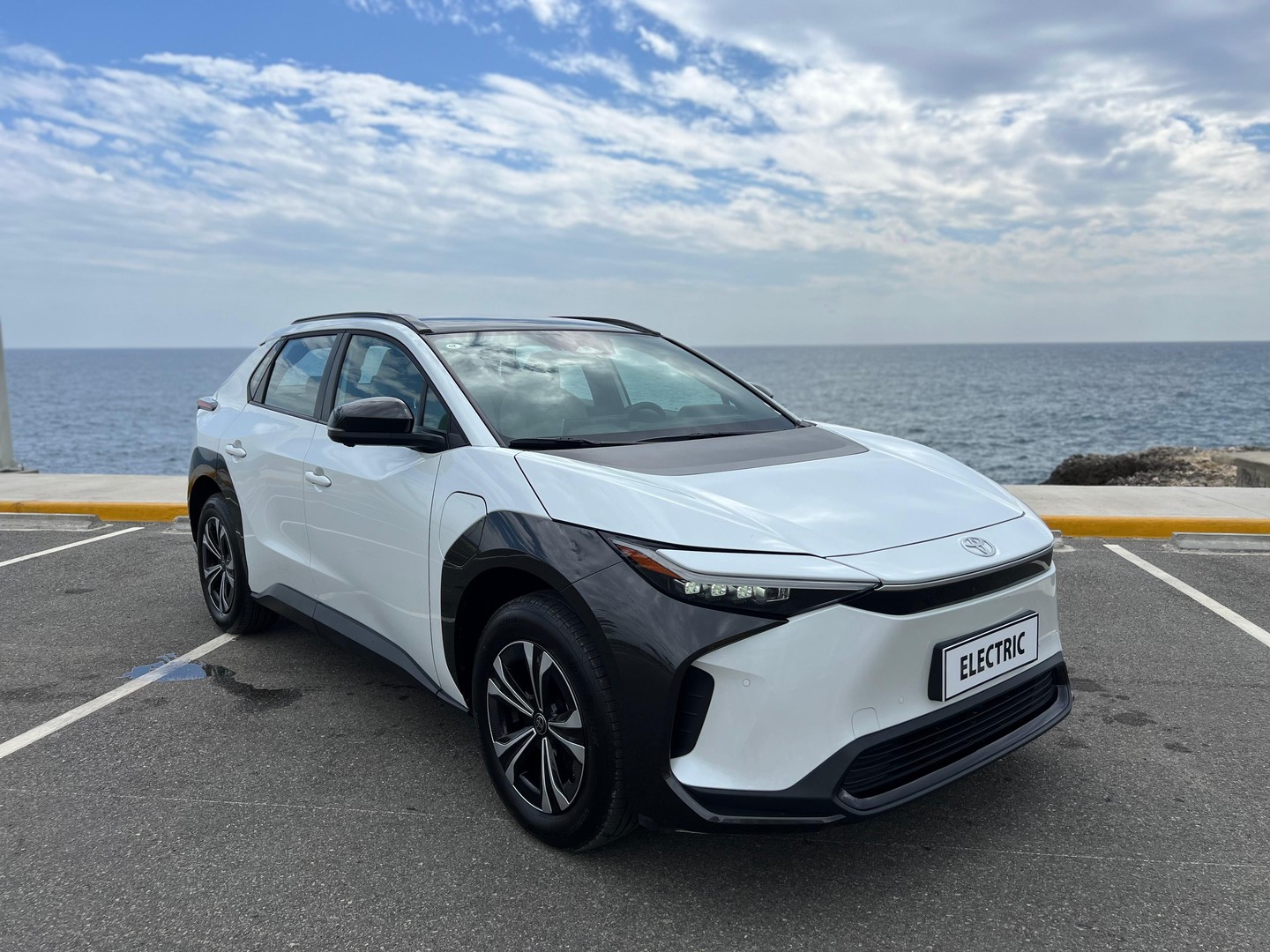 TOYOTA BZ4X AÑO 2023 (100% ELECTRICA) en República Dominicana
