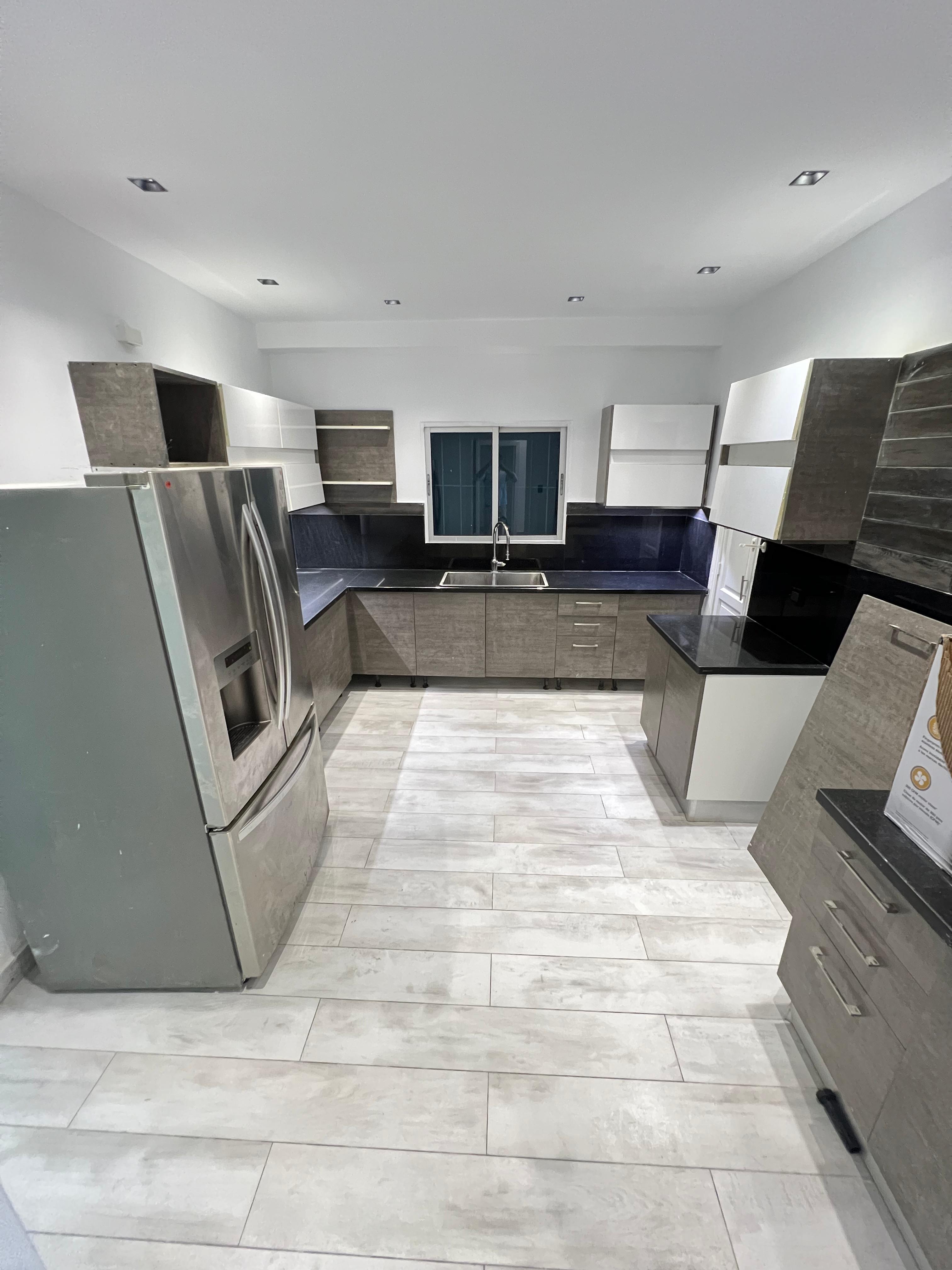 Apartamento en alquiler con Linea Blanca en Piantini en República Dominicana