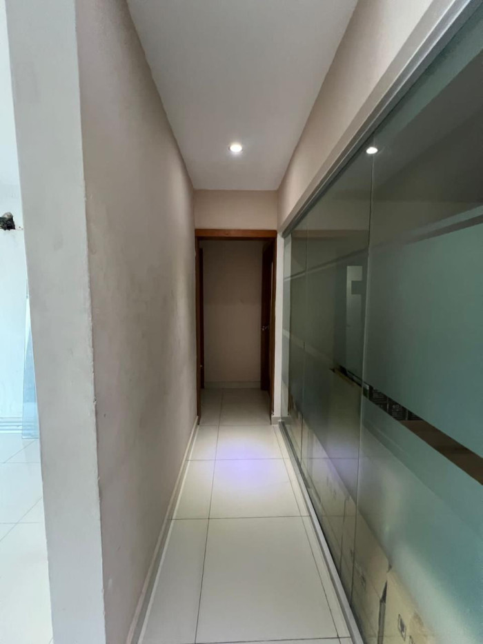 Vendo apartamento en los prados 2 habitaciones 1 estudio cerrado amplio balcón excelente vista en República Dominicana