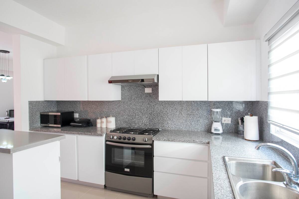 Amplio Apartamento En Evaristo Morales en República Dominicana