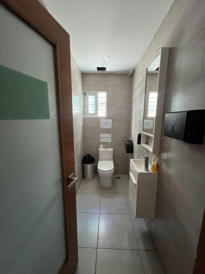 Vendo apartamento en los prados 2 habitaciones 1 estudio cerrado amplio balcón excelente vista en República Dominicana
