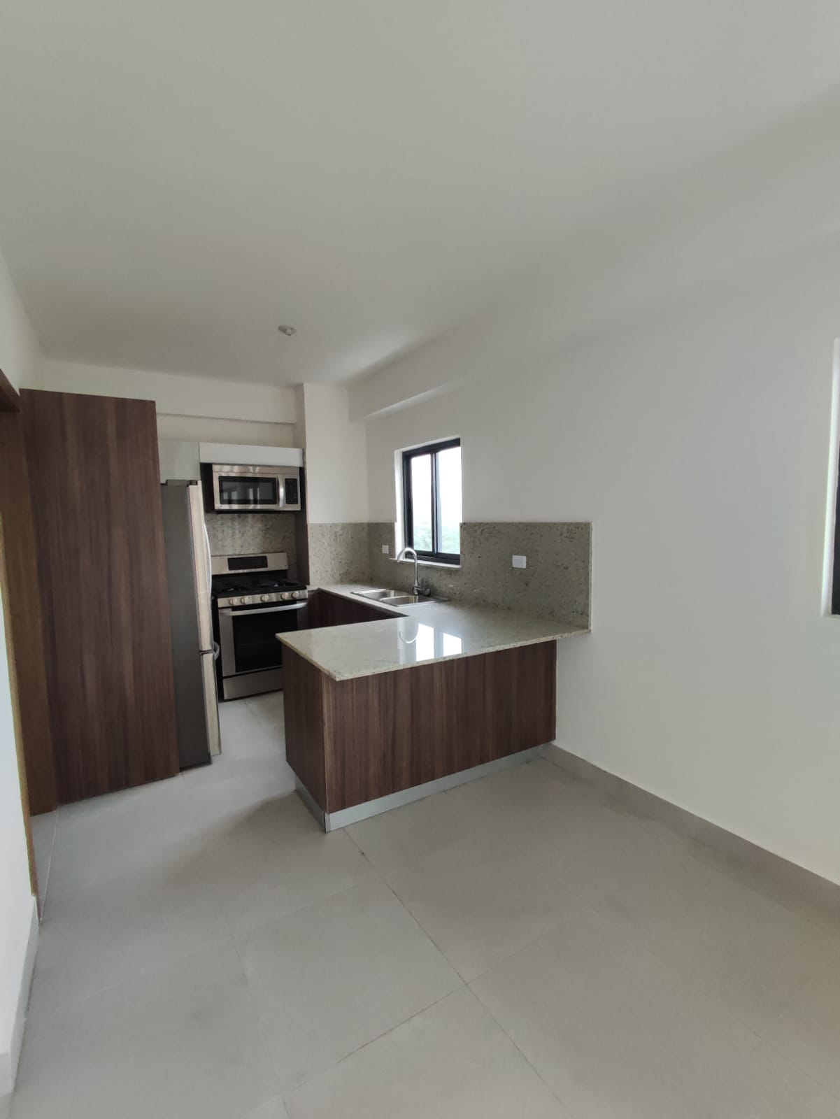 Apartamento en Alquiler con Linea Blanca La Esperilla, , Santo Domingo. en República Dominicana