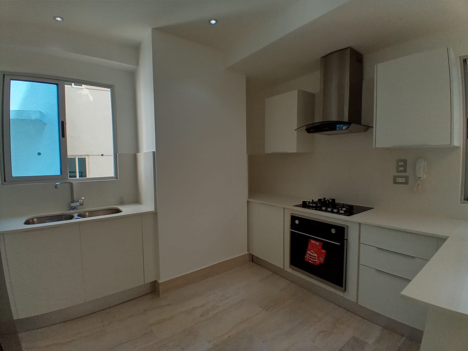 Apartamento en alquiler amueblado en Serralles, , Santo Domingo. en República Dominicana
