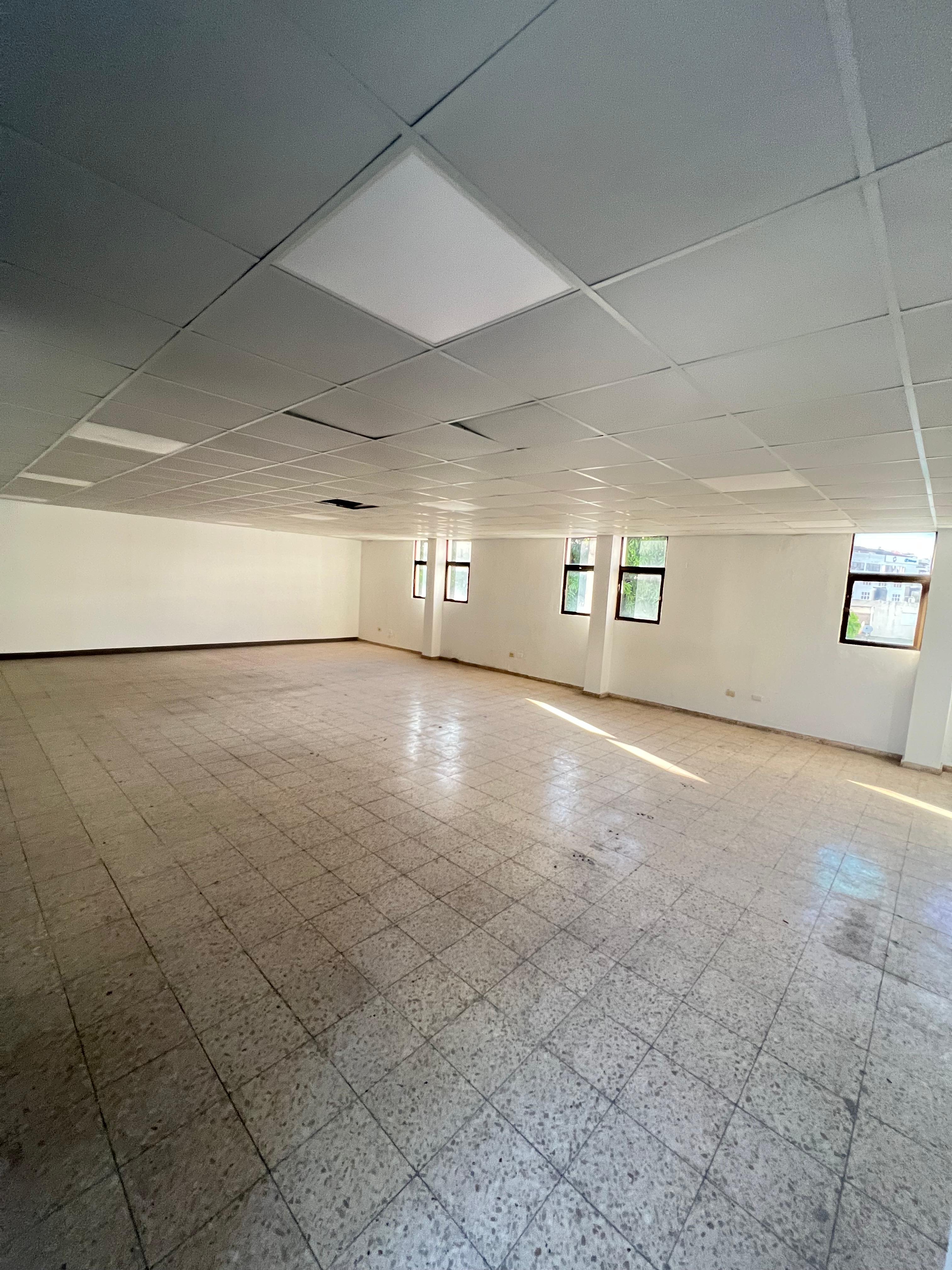 Local en alquiler en la Tiradentes de 267 metros en República Dominicana