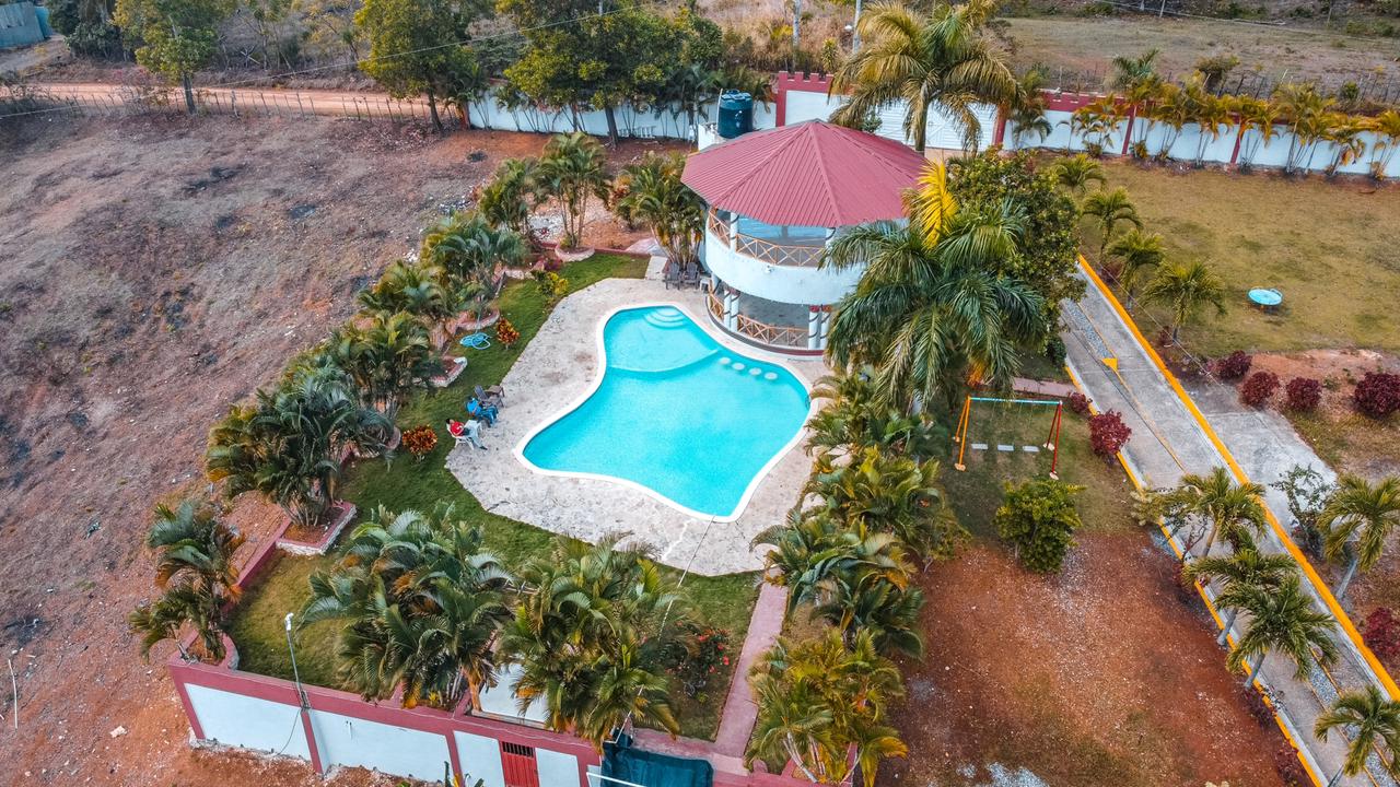 Villa amueblada en Venta en Pedro Bran en República Dominicana