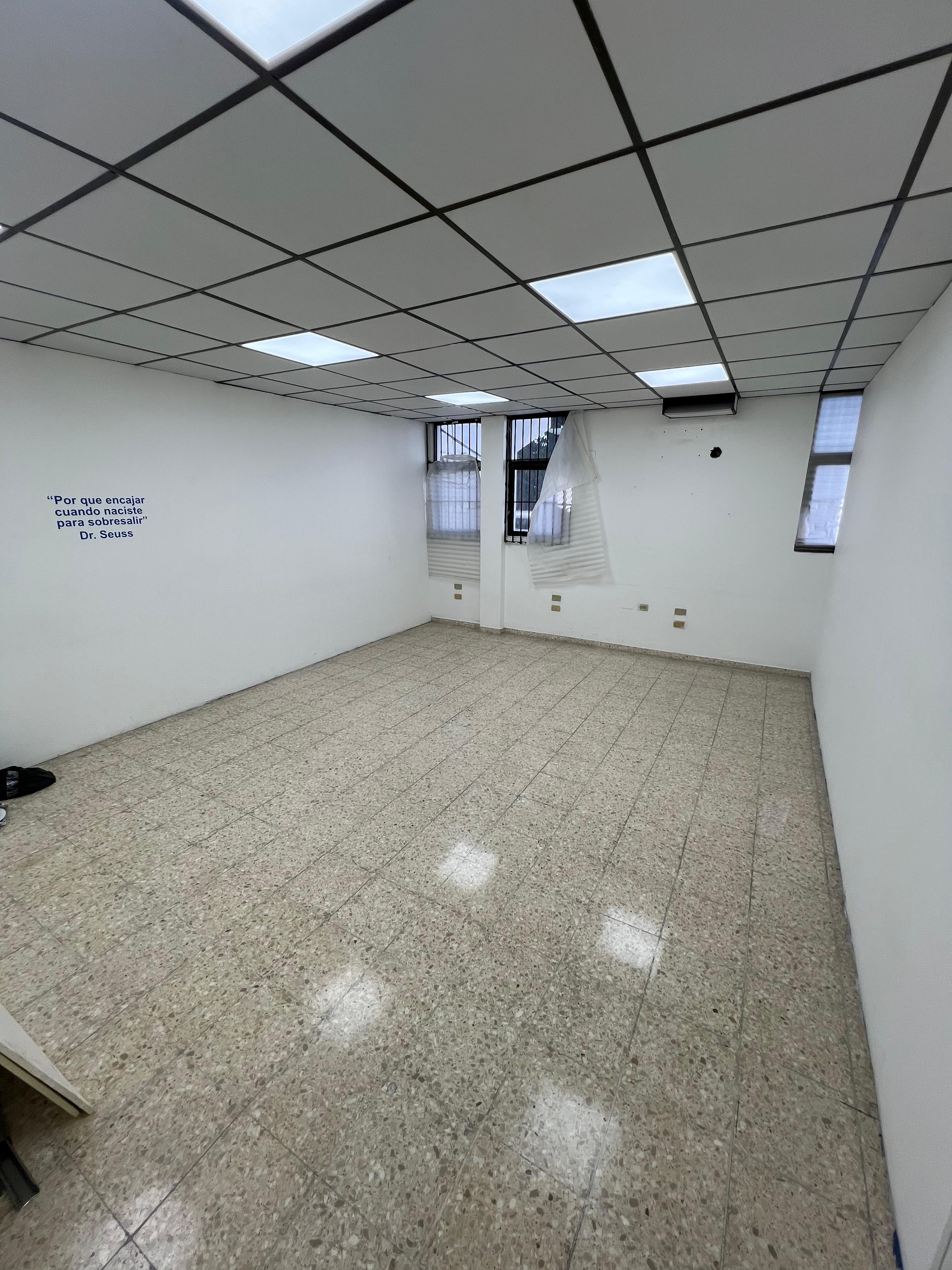 Local Comercial En Alquiler En Piantini 128 Metros en República Dominicana
