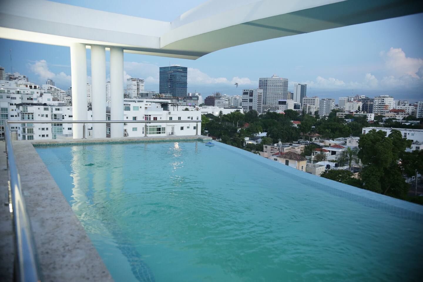 Apartamento en alquiler Amueblado, Urb. Fernandez en República Dominicana