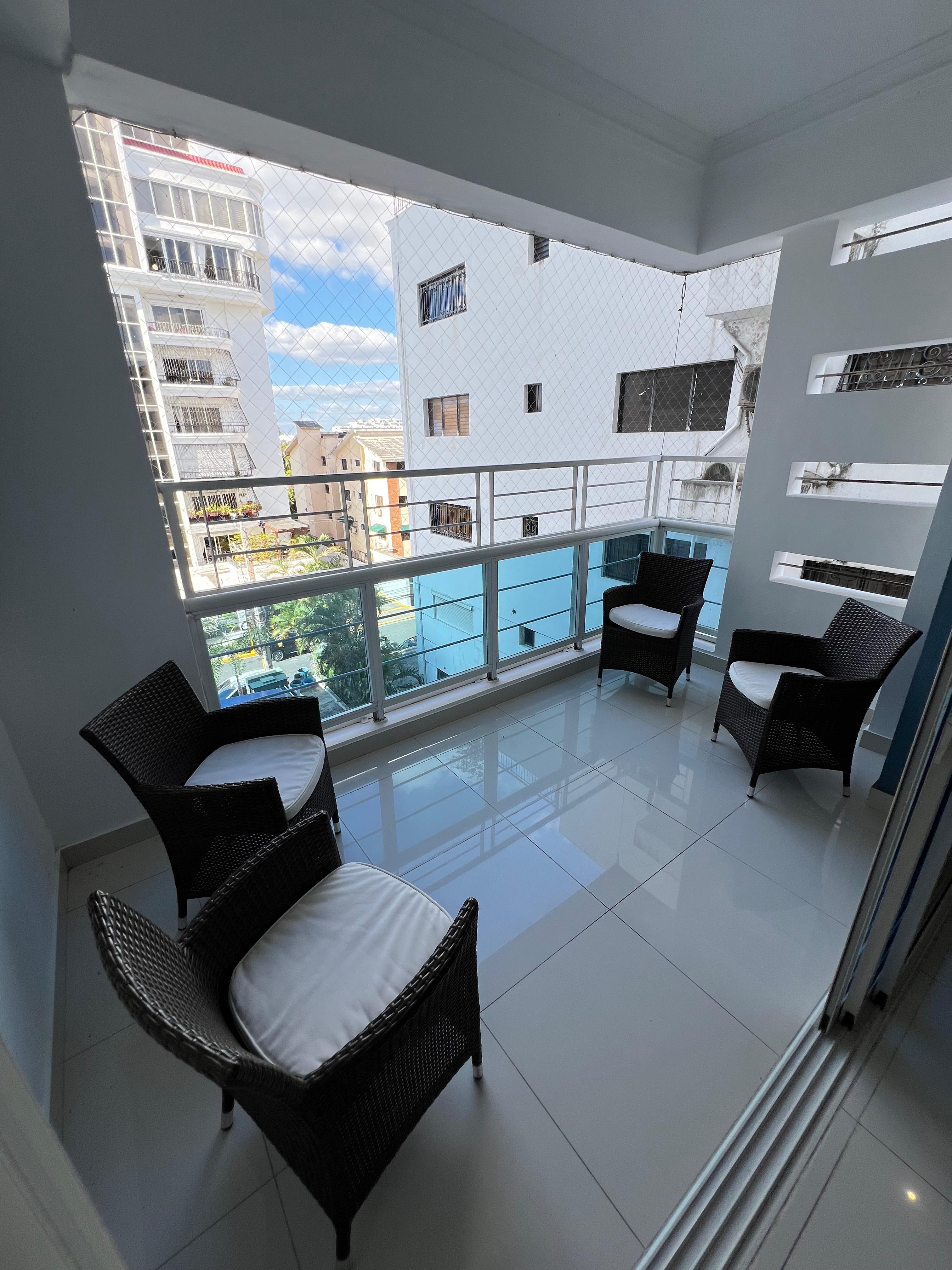 Apartamento Amueblado en Alquiler en Evaristo Morales, , Santo Domingo. en República Dominicana