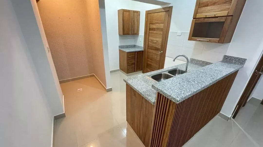 oportunidad Única! Hermosa Casa De 3 Habitaciones En Brisa Oriental Con Terraza Y Patio en República Dominicana