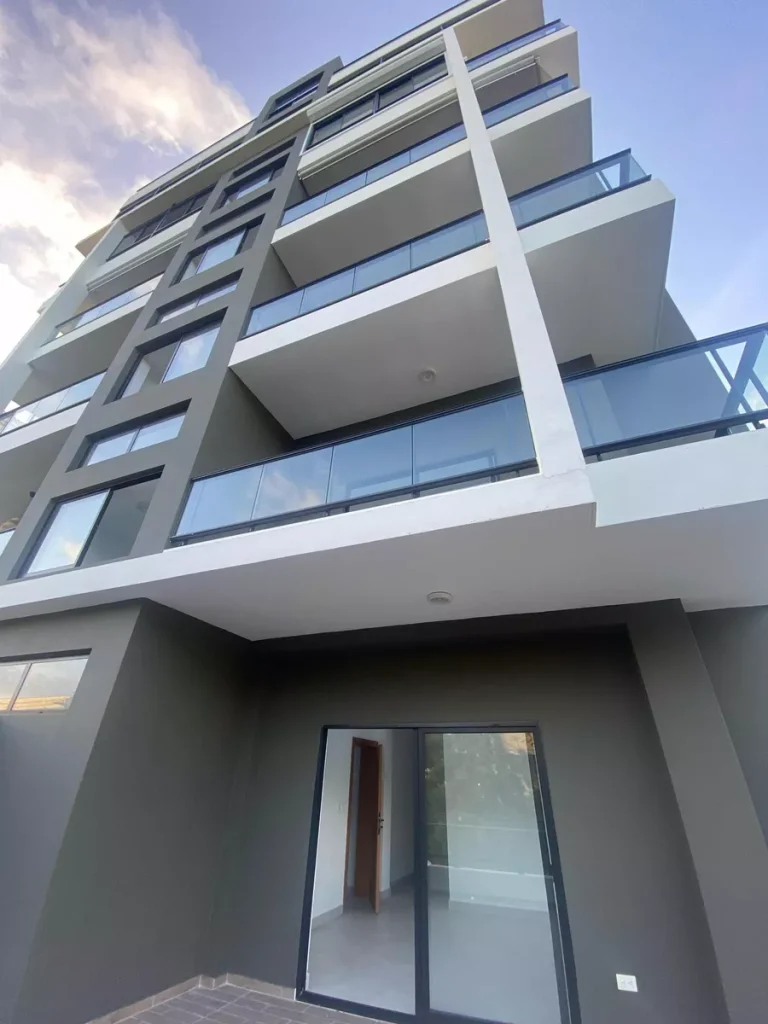 2da Con Terraza Nueva En Bella Vista en República Dominicana