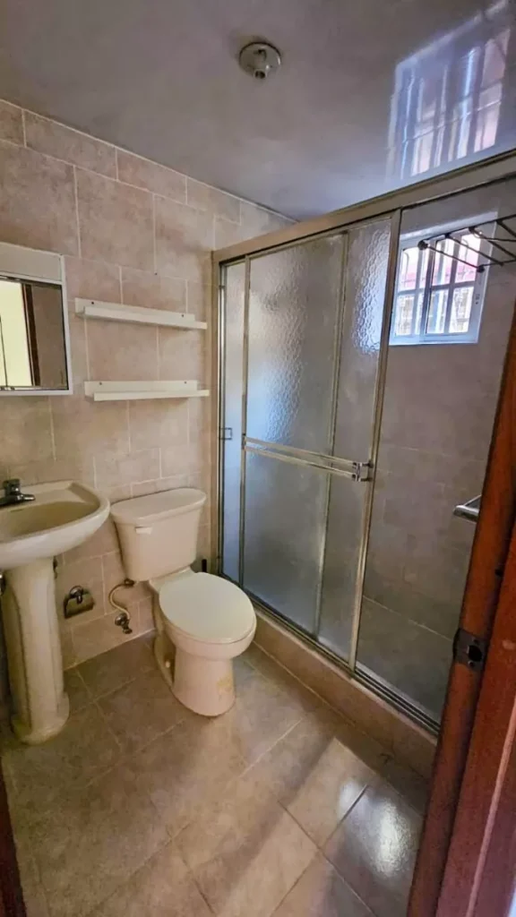 Villa De Oportunidad En Metro Country Club, Juan Dolio en República Dominicana