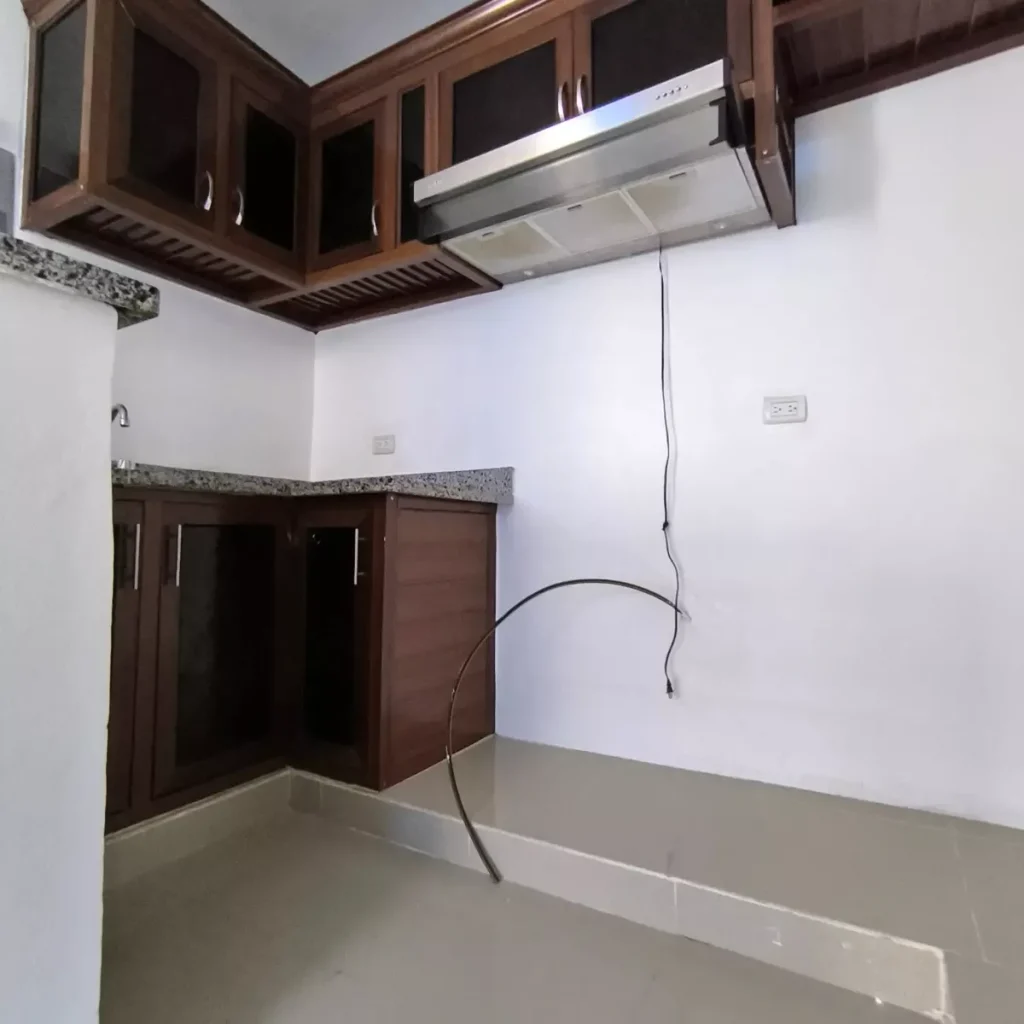 A88.-piantini .- 2 Dormitorio Mas Family Room, 3 Baños, 2 Estacionamientos, 1.150 Us$ .- en República Dominicana