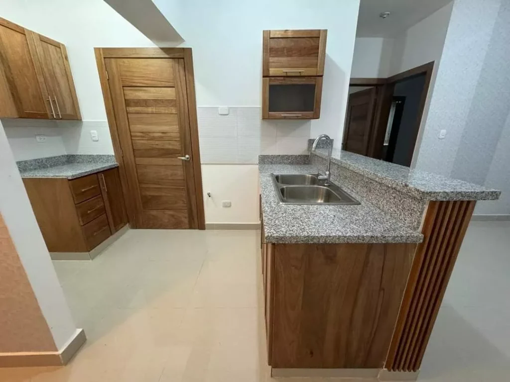 oportunidad Única! Hermosa Casa De 3 Habitaciones En Brisa Oriental Con Terraza Y Patio en República Dominicana