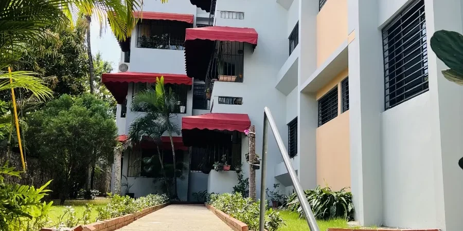 Aptos En Venta En Moderna Torre Prox. A Carrefour en República Dominicana