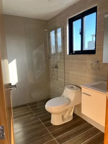 Apartamento De 2 Habitaciones Un Baño Balcón Primer Nivel en República Dominicana