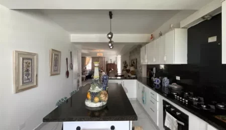 Vendo Pequeño Apartamento En Malecón Center en República Dominicana