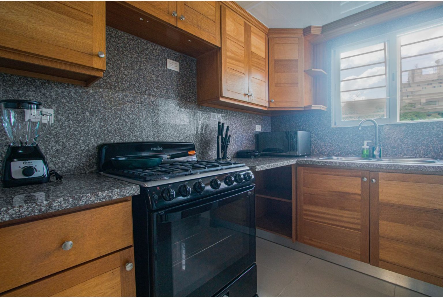 Alquilo Apartamento en Ave. Jacobo Majluta, Santo Domingo Norte. en República Dominicana