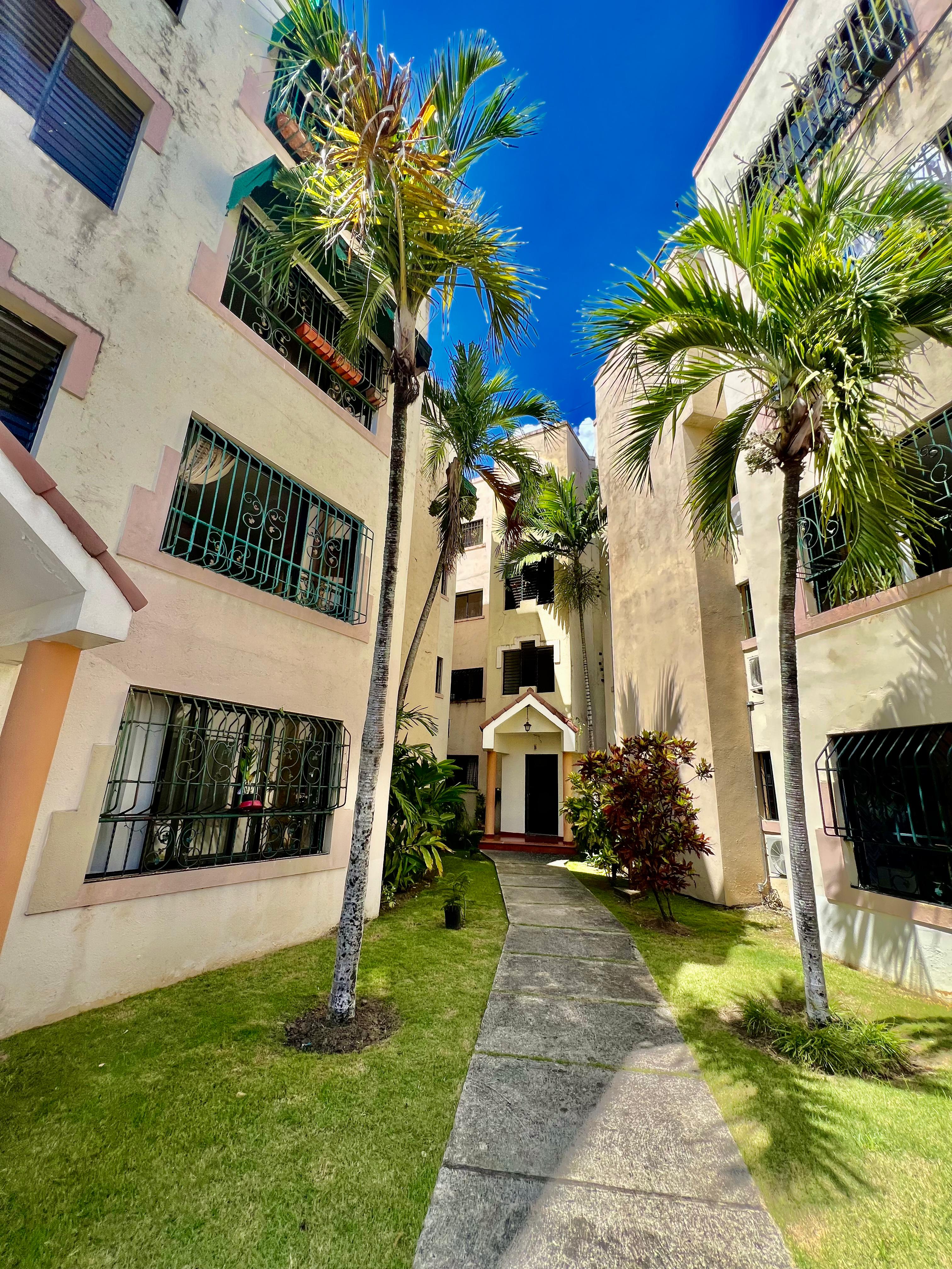 Rento apartamento 3 habitaciones evaristo morales en República Dominicana