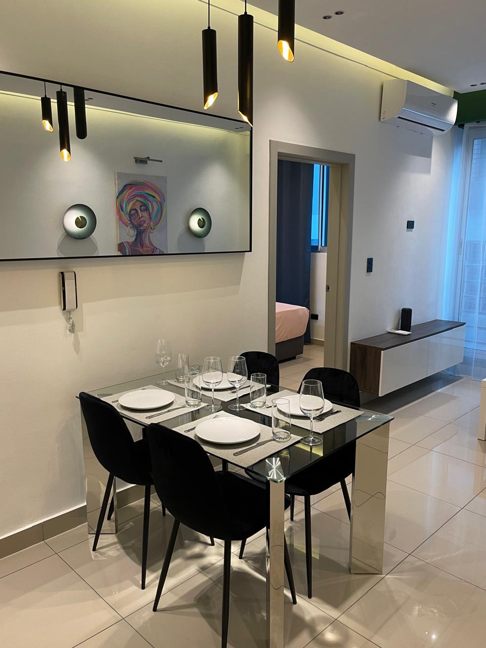 Vendo oportunidad Apartamento primer nivel 2 habitaciones 2 parqueos en República Dominicana