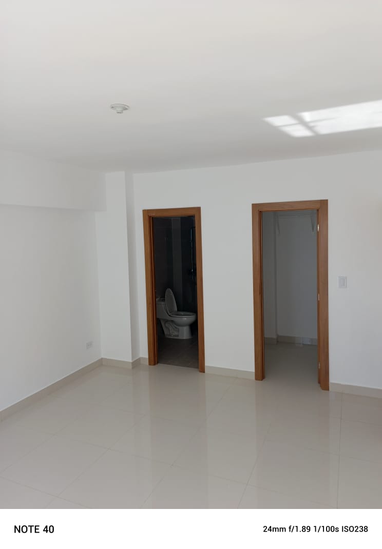 Apartamento En 4to Nivel Con Azotea Exclusiva En Alquiler, Santiago Awpa01 en República Dominicana