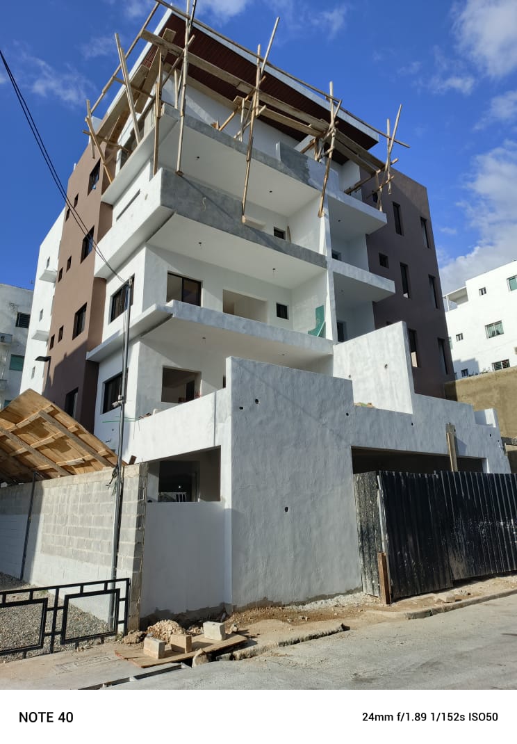Apartamento En 4to Nivel Con Azotea Exclusiva En Alquiler, Santiago en República Dominicana