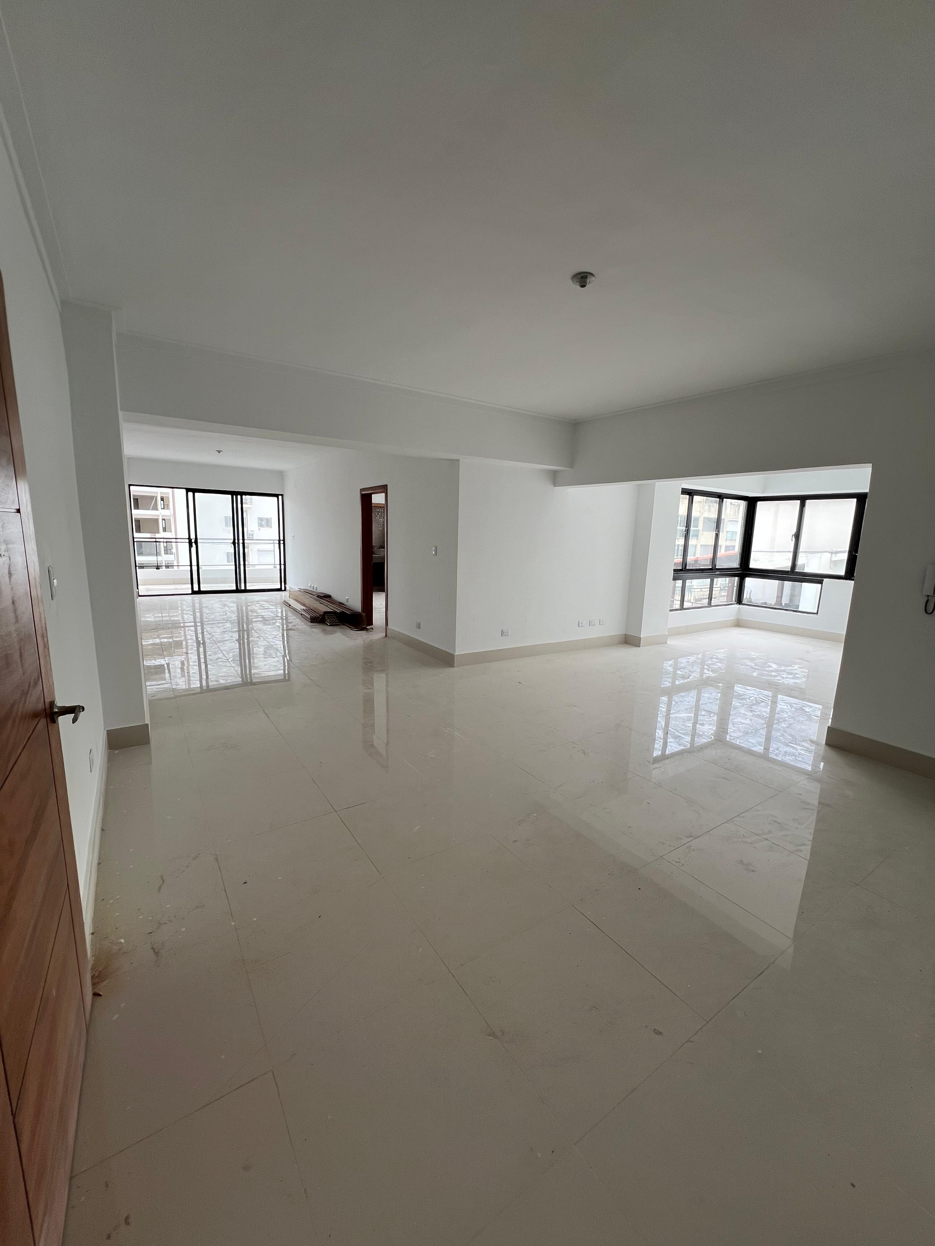 Venta de casa de dos niveles en República Dominicana