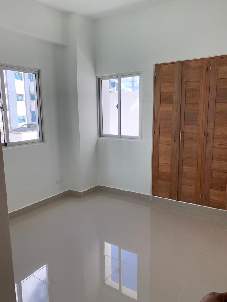 Local en alquiler en la Tiradentes de 267 metros en República Dominicana