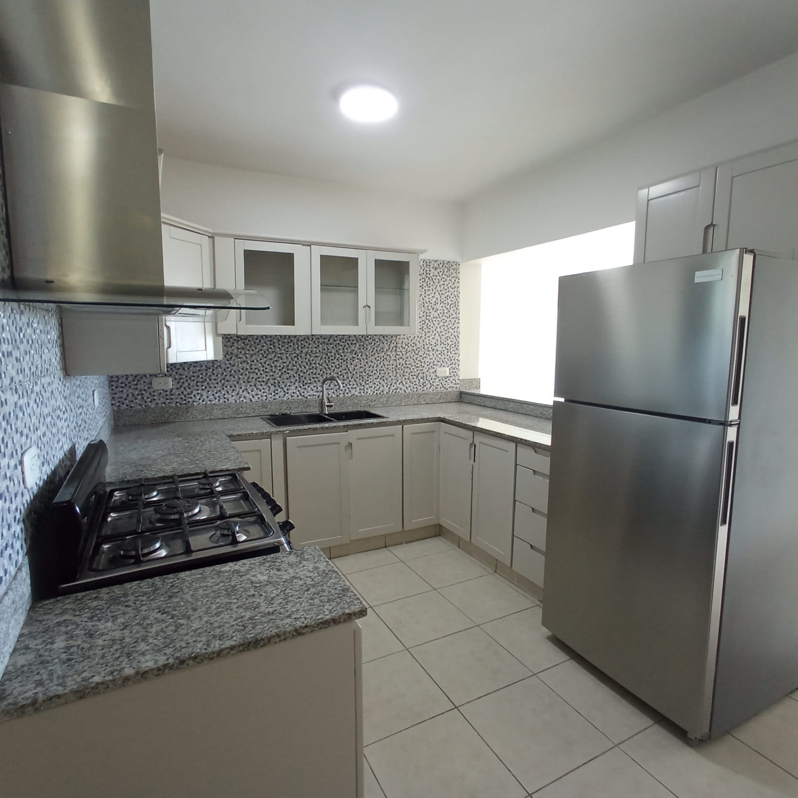 Punto Comercial Salón de Belleza en Venta en Los Prados en República Dominicana