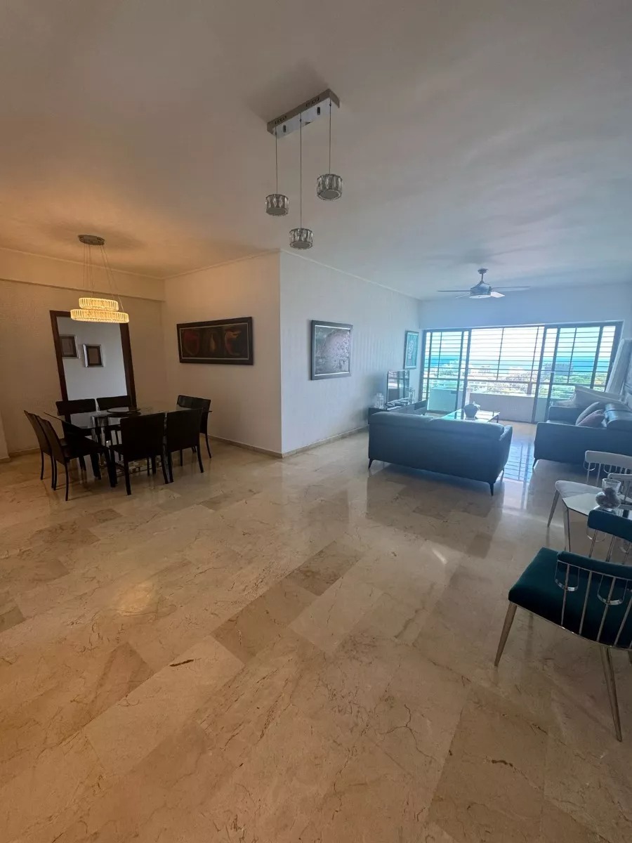 A88.-piantini .- 2 Dormitorio Mas Family Room, 3 Baños, 2 Estacionamientos, 1.150 Us$ .- en República Dominicana