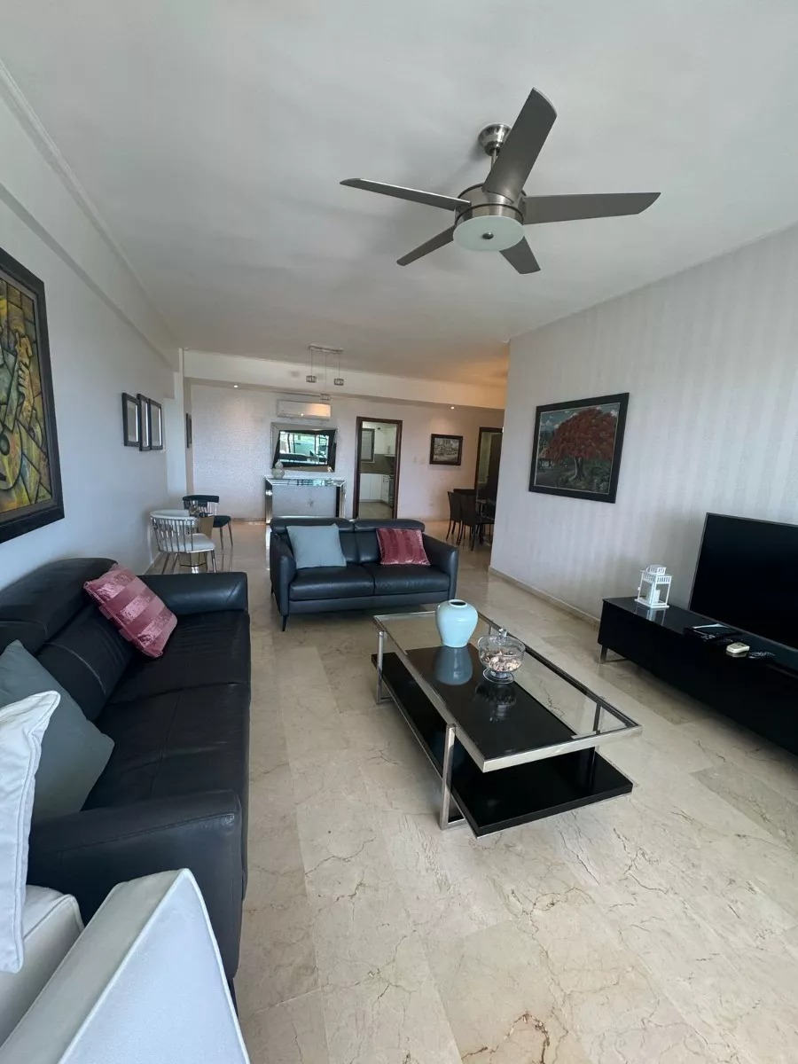 Apartamento En Ensanche Paraíso En Venta, Próximo Piantini en República Dominicana