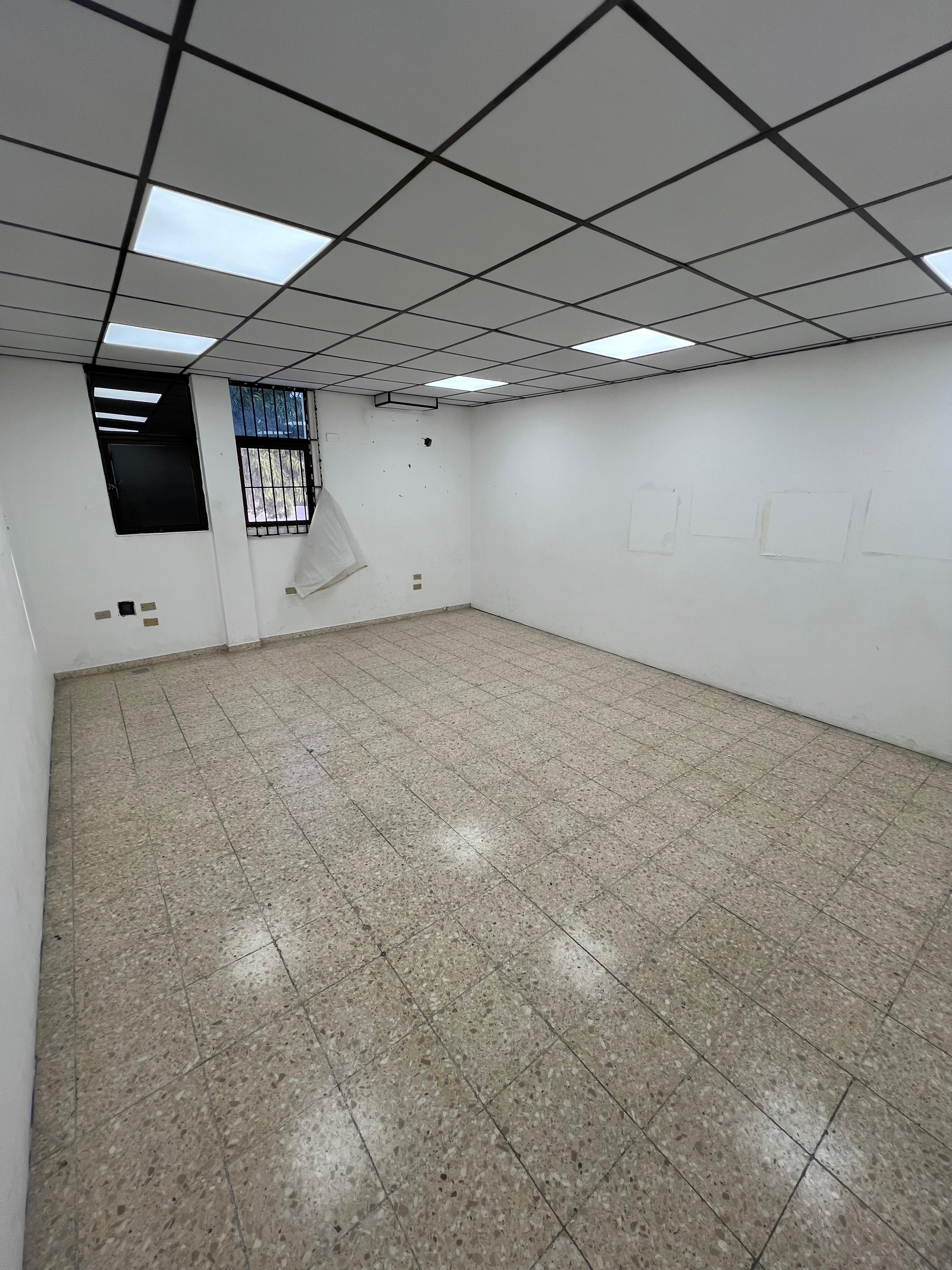 Local Comercial En Alquiler En Piantini 128 Metros en República Dominicana