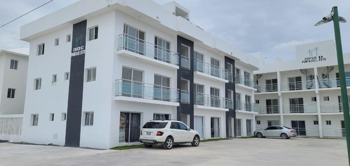 Alquilo Local Comercial en el Ensanche Julieta Morales, , Santo Domingo en República Dominicana