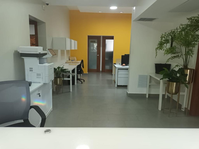 Local Comercial En Bella Vista Perfecto Para Salón, Oficina Consultorio en República Dominicana