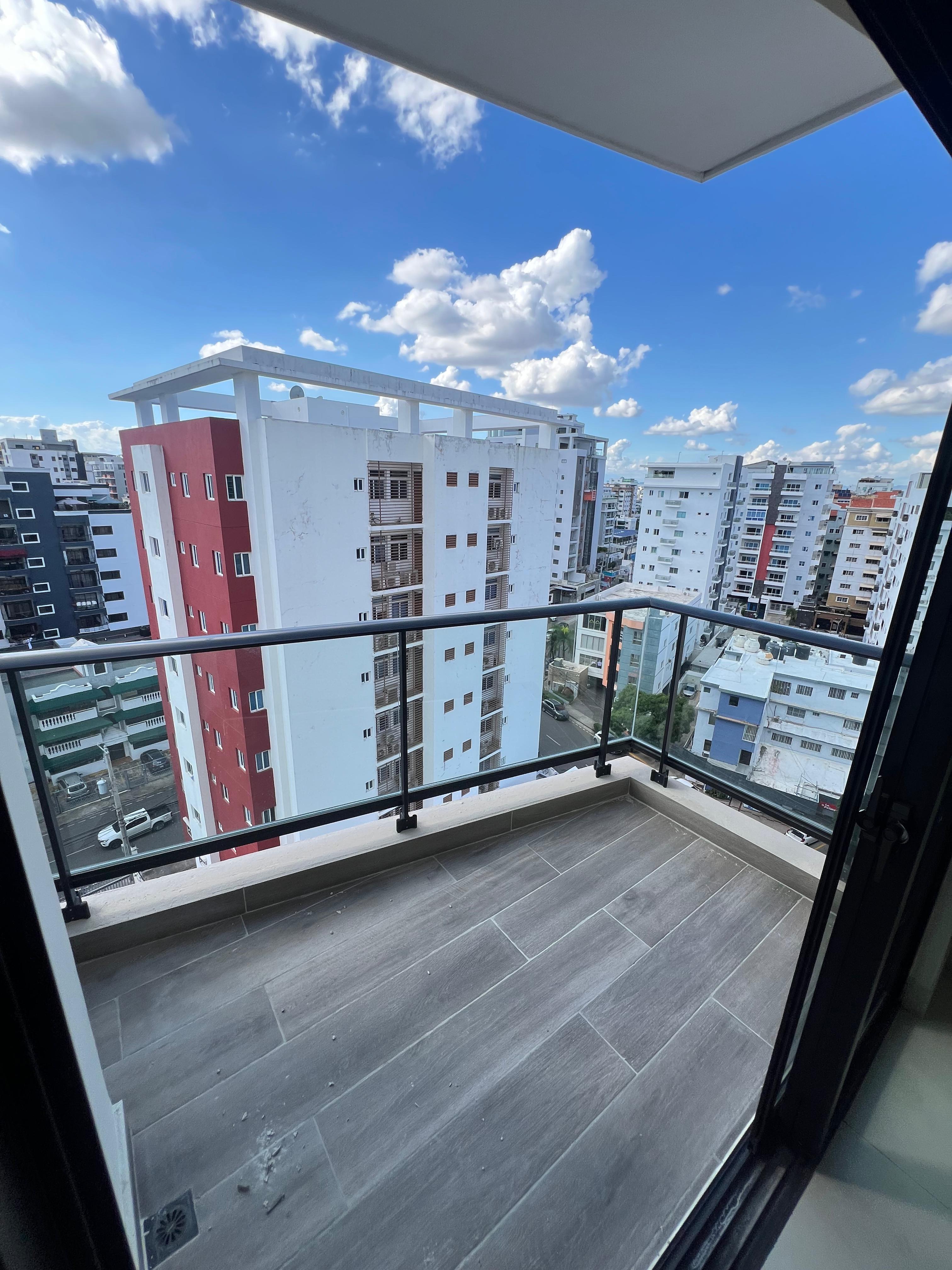 Apartamento Nuevo en Alquiler en Evaristo Morales en República Dominicana