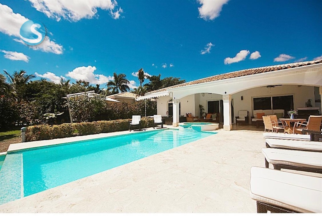 Villa en venta en residencial Cocotal, cerca de playa y golf en República Dominicana