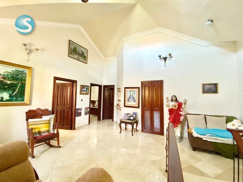 Casa en venta en Las Praderas, zona residencial céntrica en República Dominicana