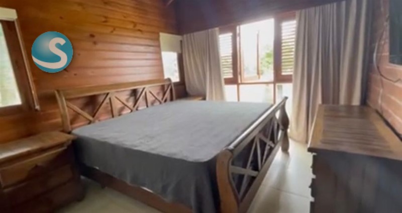Villa de dos niveles en Jarabacoa con amplia piscina en República Dominicana